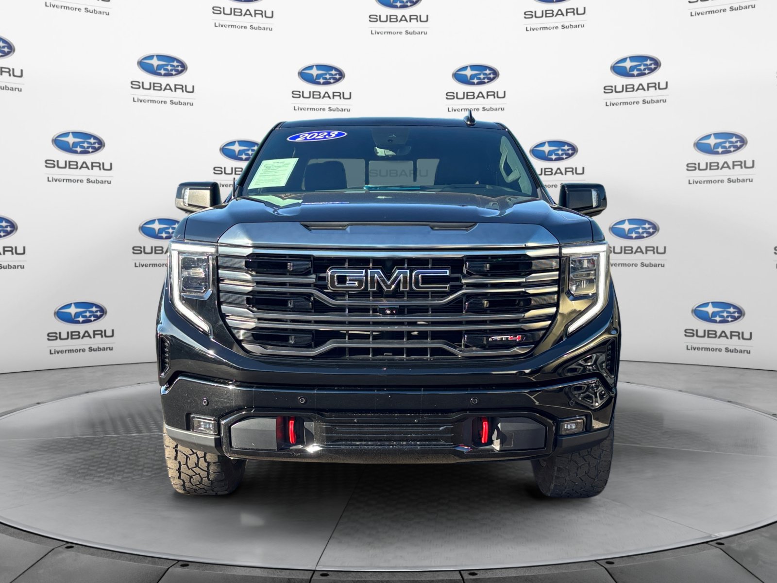 Used 2023 GMC Sierra 1500 AT4 w/ Technology Package AWD/4WD image 9