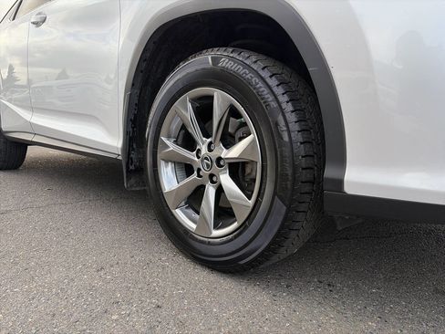 Used 2019 Lexus RX 350L Premium w/ Premium Package image 15