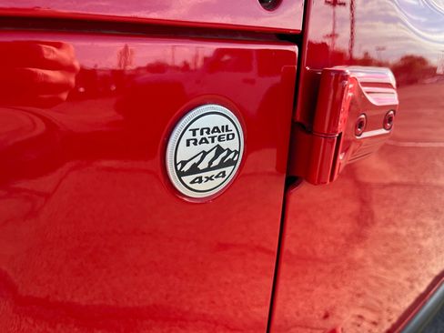 Certified 2023 Jeep Gladiator Overland w/ Trailer Tow Package image 24