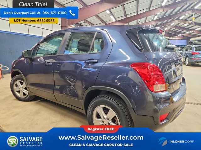 Used 2018 Chevrolet Trax LS AWD/4WD image 3
