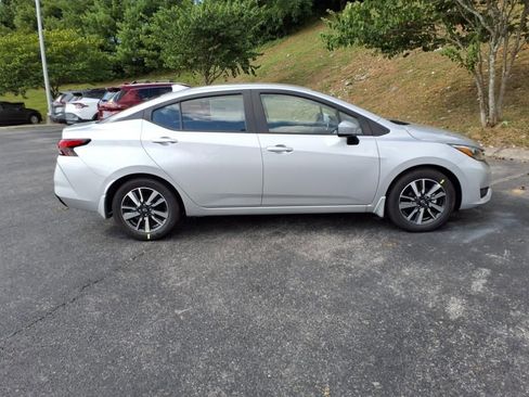New 2025 Nissan Versa SV image 3