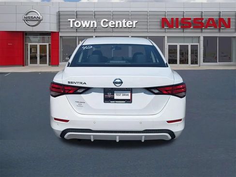 Certified 2023 Nissan Sentra S FWD image 6