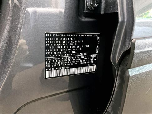 Used 2024 Volkswagen Tiguan SE FWD image 35