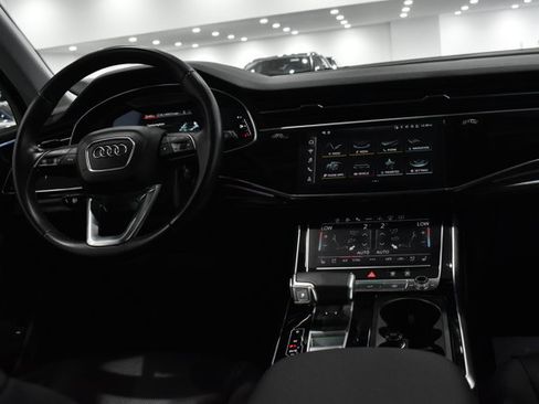 Used 2023 Audi Q7 3.0T Prestige image 18