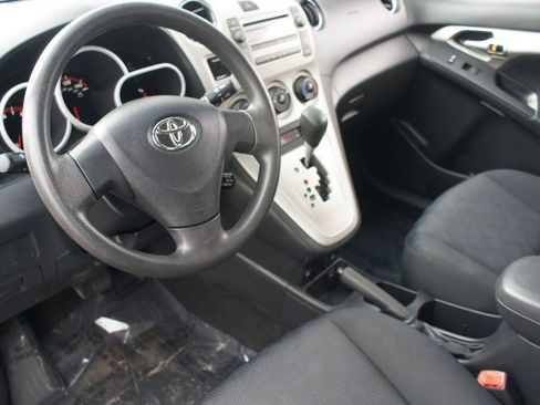 Used 2010 Toyota Matrix S image 10