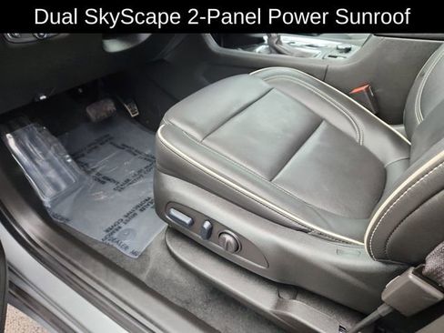 Used 2023 Chevrolet Traverse Premier w/ LPO, Floor Liner Package image 21