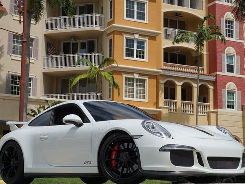 Used 2015 Porsche 911 GT3 RWD image 1