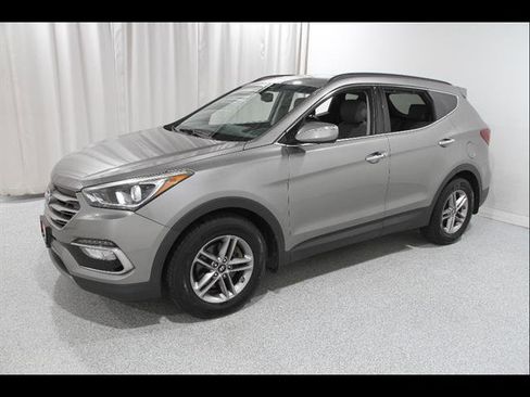 Used 2017 Hyundai Santa Fe Sport image 3