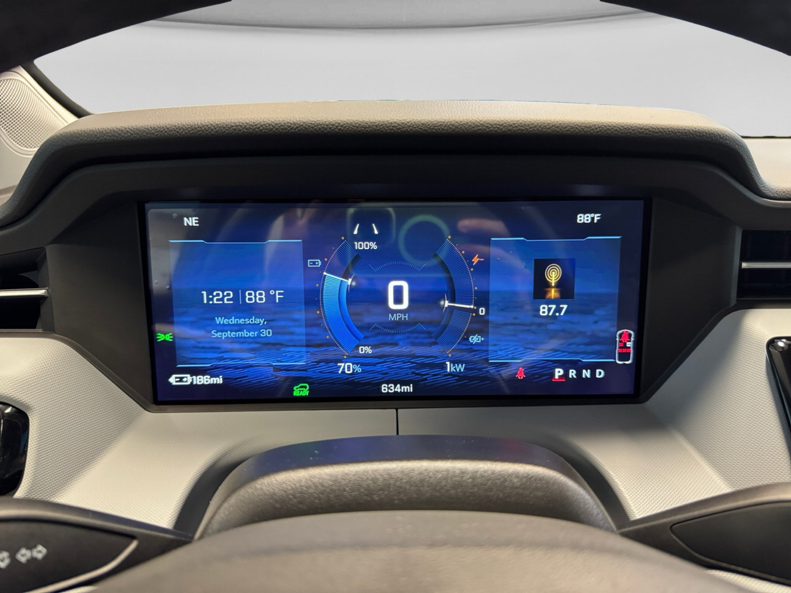 Used 2027 Chevrolet Bolt RS FWD image 10