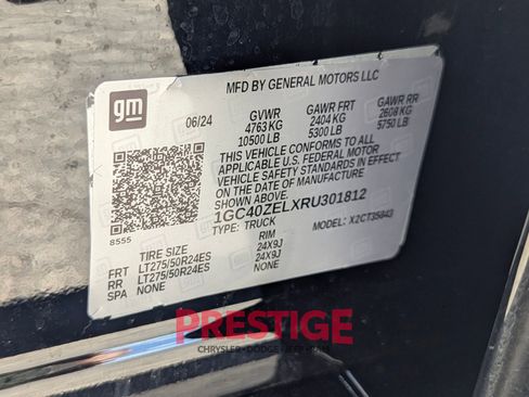 Used 2024 Chevrolet Silverado EV RST AWD/4WD image 37