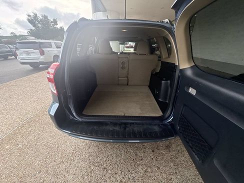 Used 2012 Toyota RAV4 FWD V6 w/ Upgrade Value Pkg image 25
