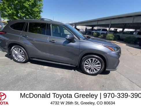 Used 2022 Toyota Highlander Platinum AWD/4WD image 8