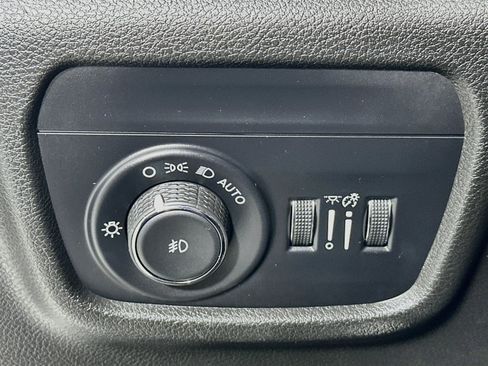 Used 2023 Jeep Grand Cherokee Limited RWD image 10
