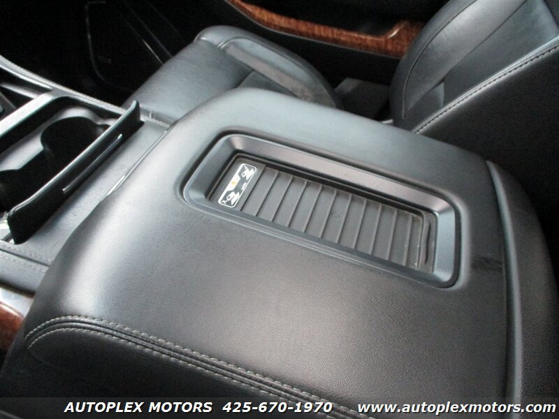Used 2018 Chevrolet Suburban Premier AWD/4WD image 39