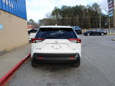 Used 2021 Toyota RAV4 XLE image 5