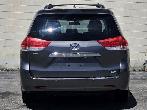 Used 2014 Toyota Sienna Limited w/ Limited Premium Package AWD/4WD image 4