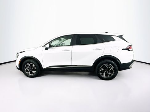 Used 2025 Kia Sportage LX image 4