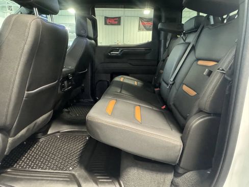 Used 2023 GMC Sierra 1500 AT4 w/ AT4 Premium Package AWD/4WD image 13