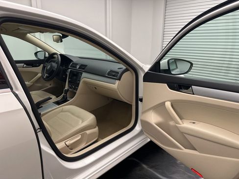 Used 2012 Volkswagen Passat 2.5 SE image 8