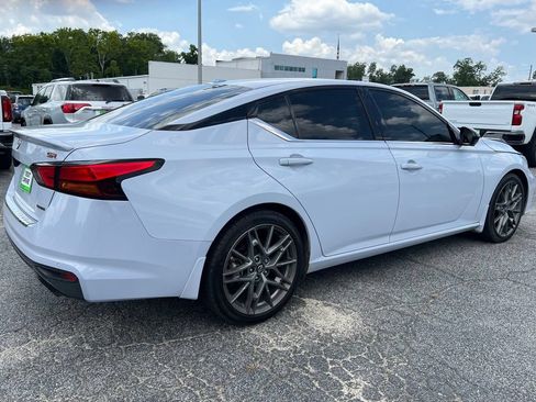 Used 2023 Nissan Altima 2.0 SR FWD image 3