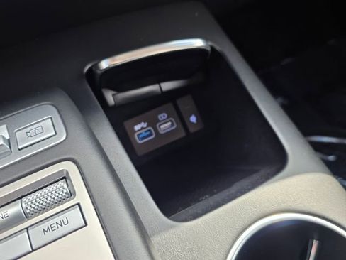 Used 2025 Genesis GV70 2.5T image 36