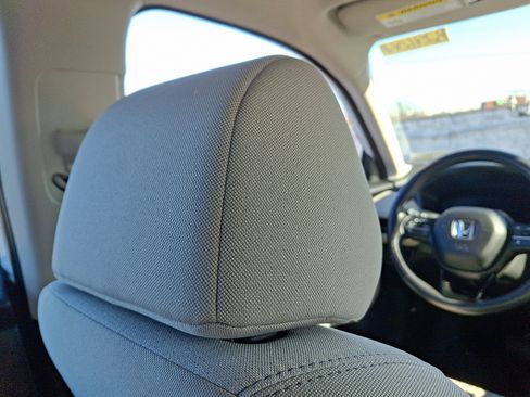 Used 2024 Honda HR-V LX image 9