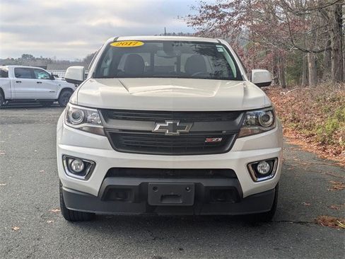 Used 2017 Chevrolet Colorado Z71 image 2