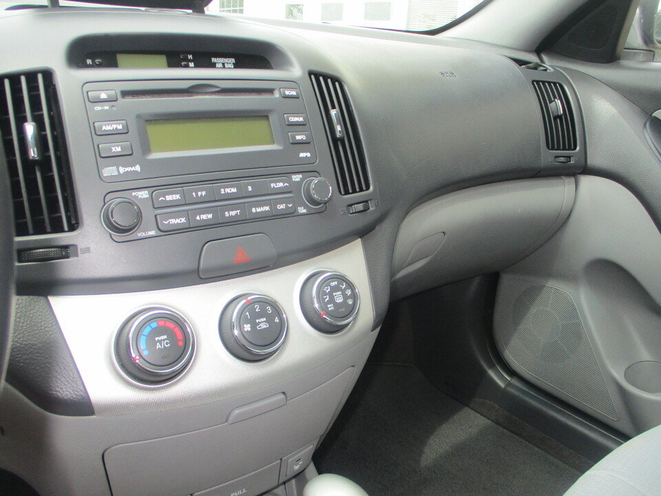 Used 2009 Hyundai Elantra SE FWD image 40