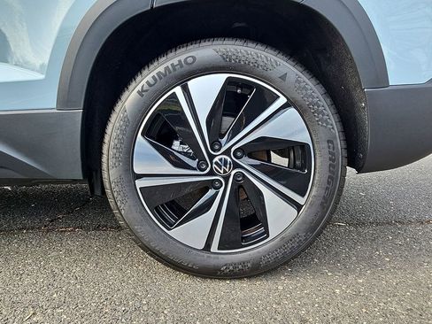 New 2026 Volkswagen Taos SE AWD/4WD image 9