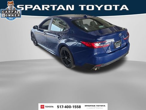 Used 2025 Toyota Camry SE FWD image 5