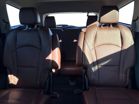 Used 2021 Buick Enclave Avenir w/ Avenir Technology Package image 16