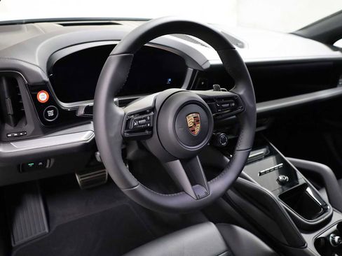 New 2026 Porsche Cayenne Coupe AWD/4WD image 4