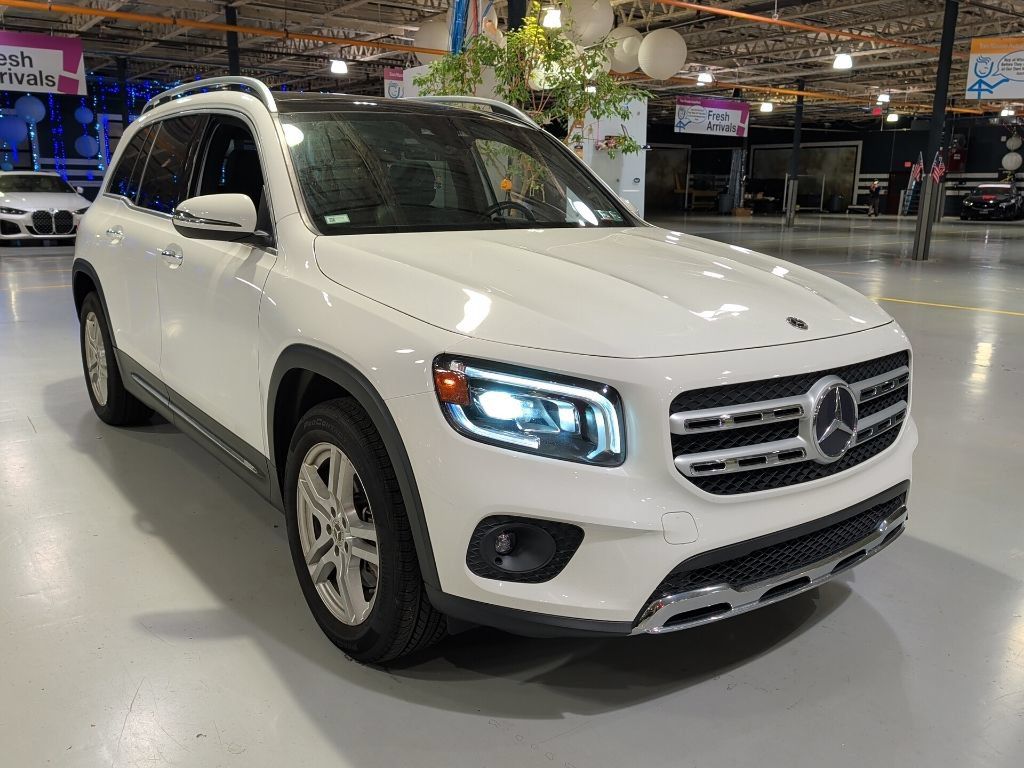 Used 2022 Mercedes-Benz GLB 250 4MATIC image 5