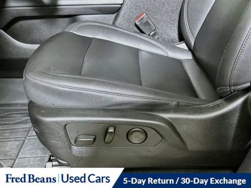 Used 2023 Chevrolet Suburban Z71 w/ Luxury Package AWD/4WD image 27