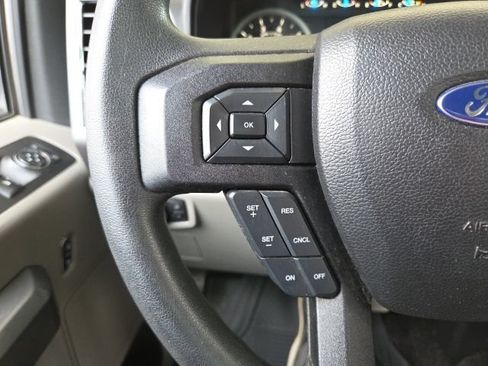 Used 2016 Ford F150 XLT AWD/4WD image 38