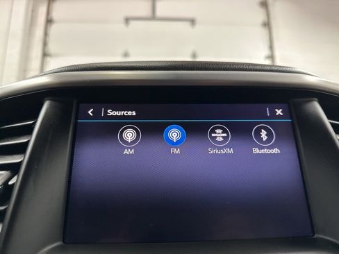 Used 2023 GMC Acadia SLT image 28