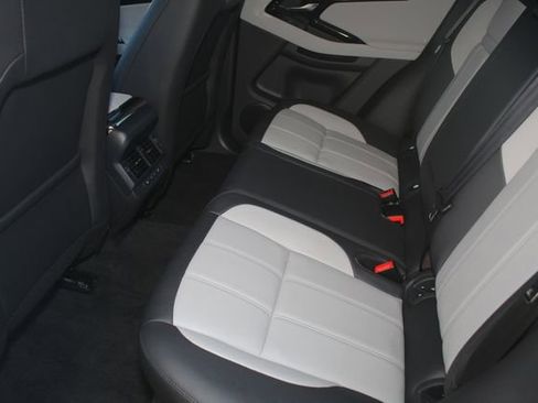 Used 2025 Land Rover Range Rover Evoque Dynamic SE image 5