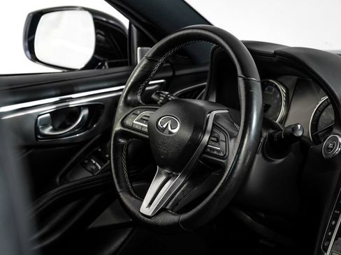 Used 2019 INFINITI Q60 3.0t Luxe w/ Essential Package image 13