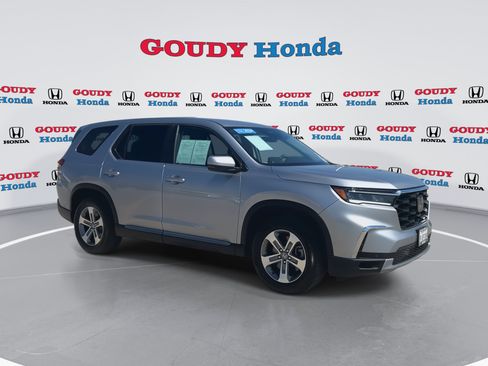 Used 2024 Honda Pilot EX-L image 2