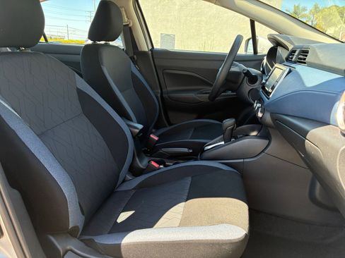 Used 2025 Nissan Versa SV FWD image 34