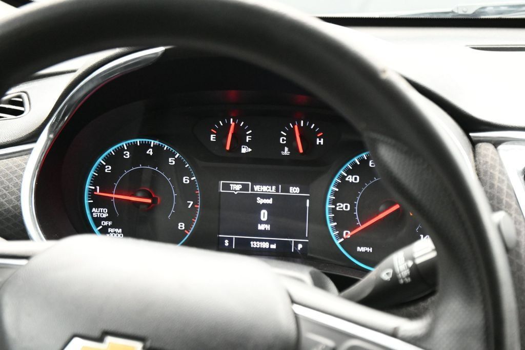 Used 2019 Chevrolet Malibu LT FWD image 16