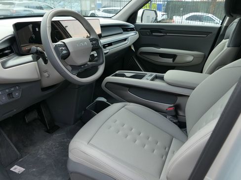 New 2026 Kia EV9 Wind image 11