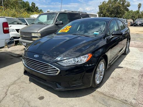Used 2020 Ford Fusion SE FWD image 29