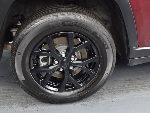 Used 2024 Jeep Grand Cherokee L Altitude image 5