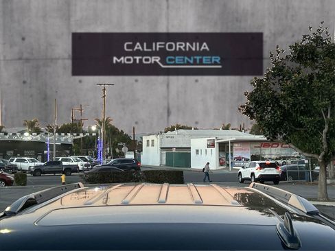 Used 2016 Cadillac Escalade Luxury image 12