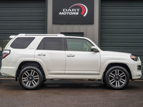 Used 2017 Toyota 4Runner Limited AWD/4WD image 8