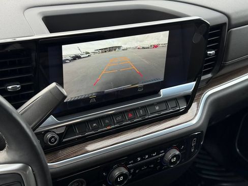 Used 2022 Chevrolet Silverado 1500 LT RWD image 16