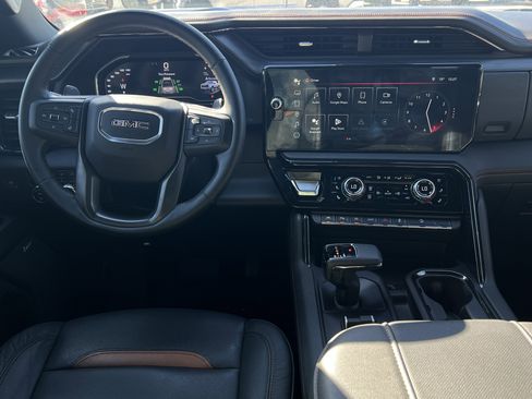 Used 2024 GMC Sierra 1500 AT4 w/ Technology Package image 10