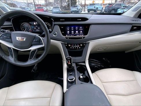 Used 2023 Cadillac XT5 Premium Luxury image 15