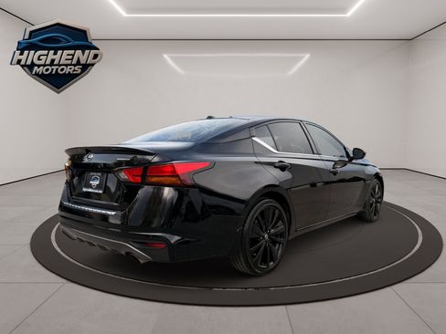 Used 2022 Nissan Altima 2.5 SR w/ Midnight Edition Package image 7